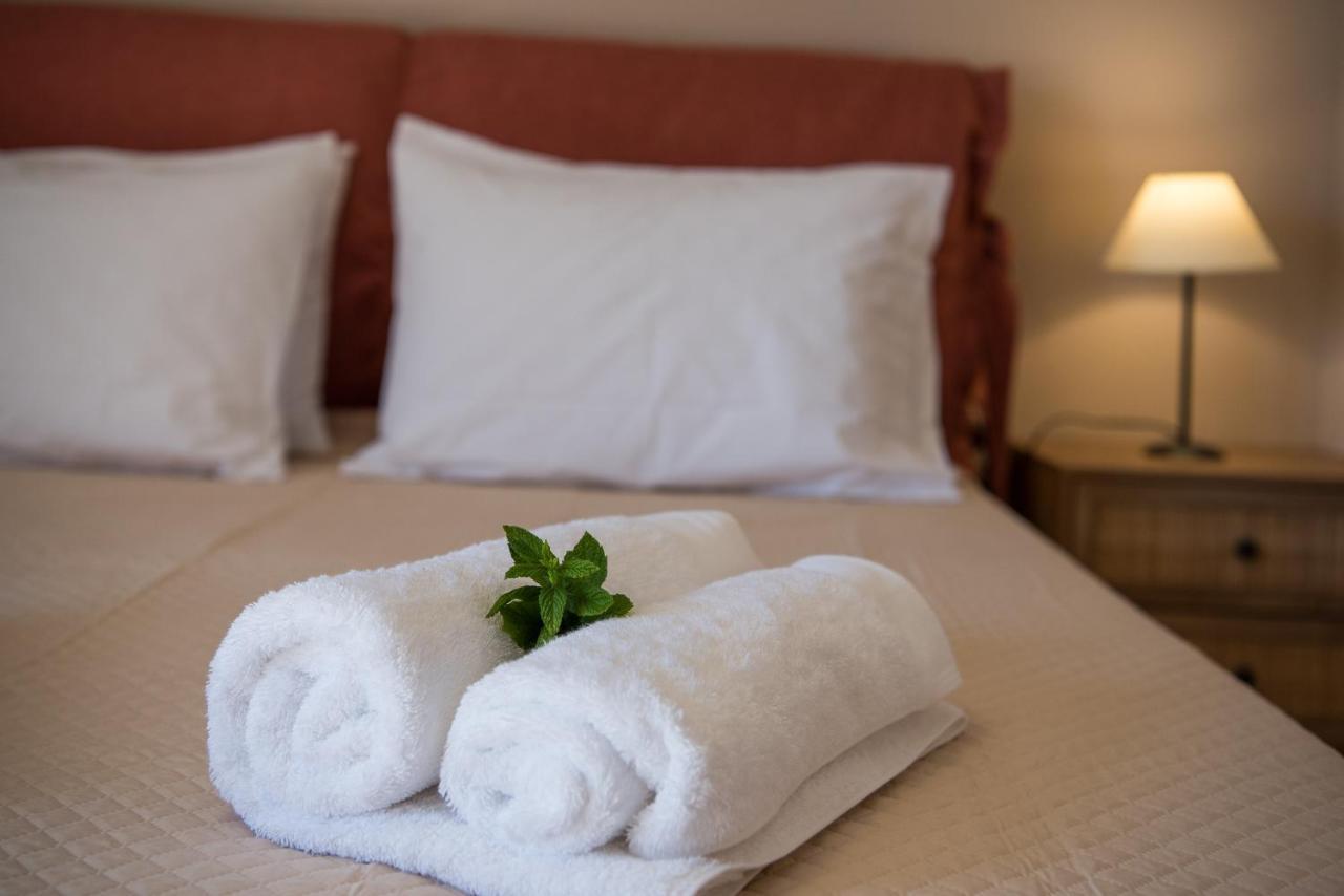 Akrotiri Sea View Suites Ngoại thất bức ảnh