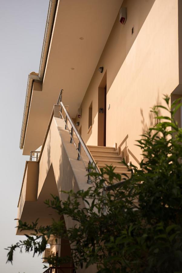 Akrotiri Sea View Suites Ngoại thất bức ảnh