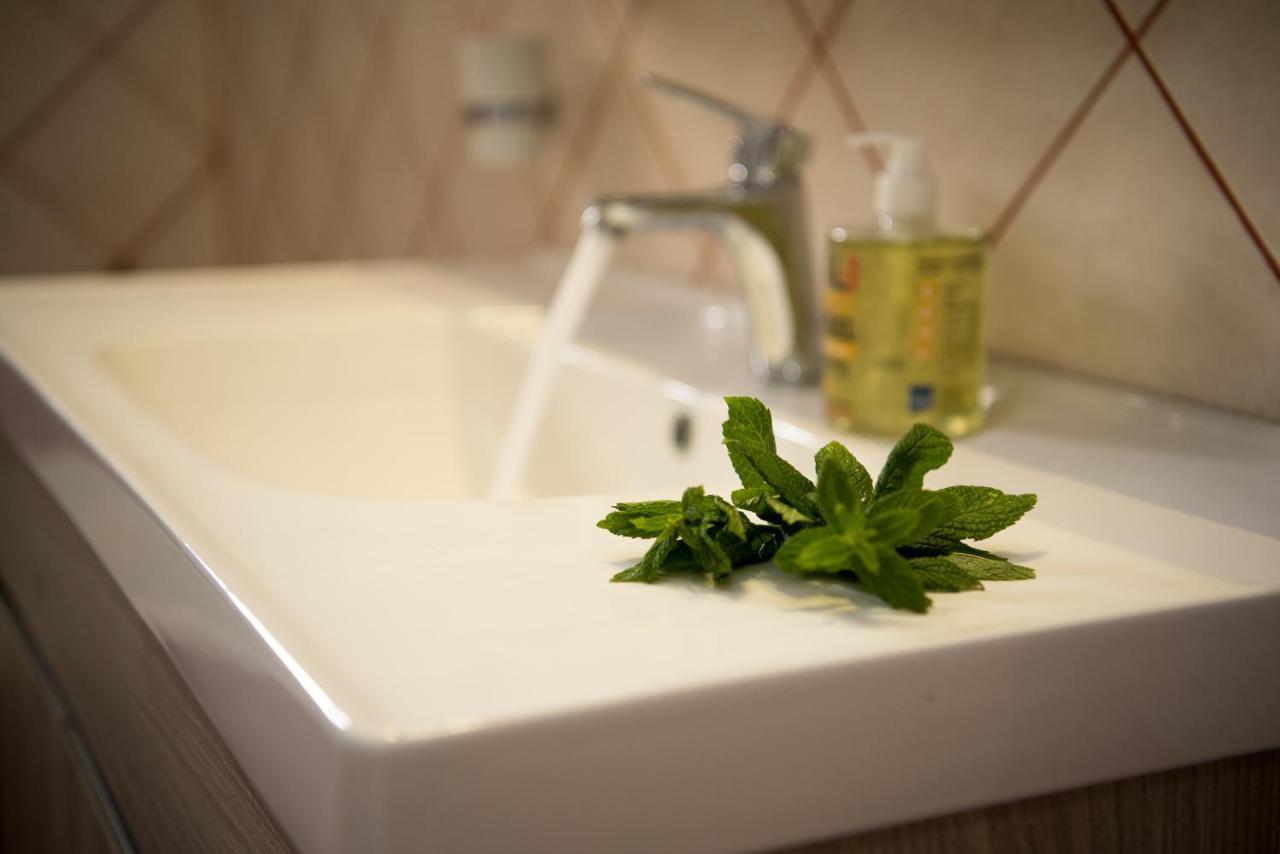 Akrotiri Sea View Suites Ngoại thất bức ảnh